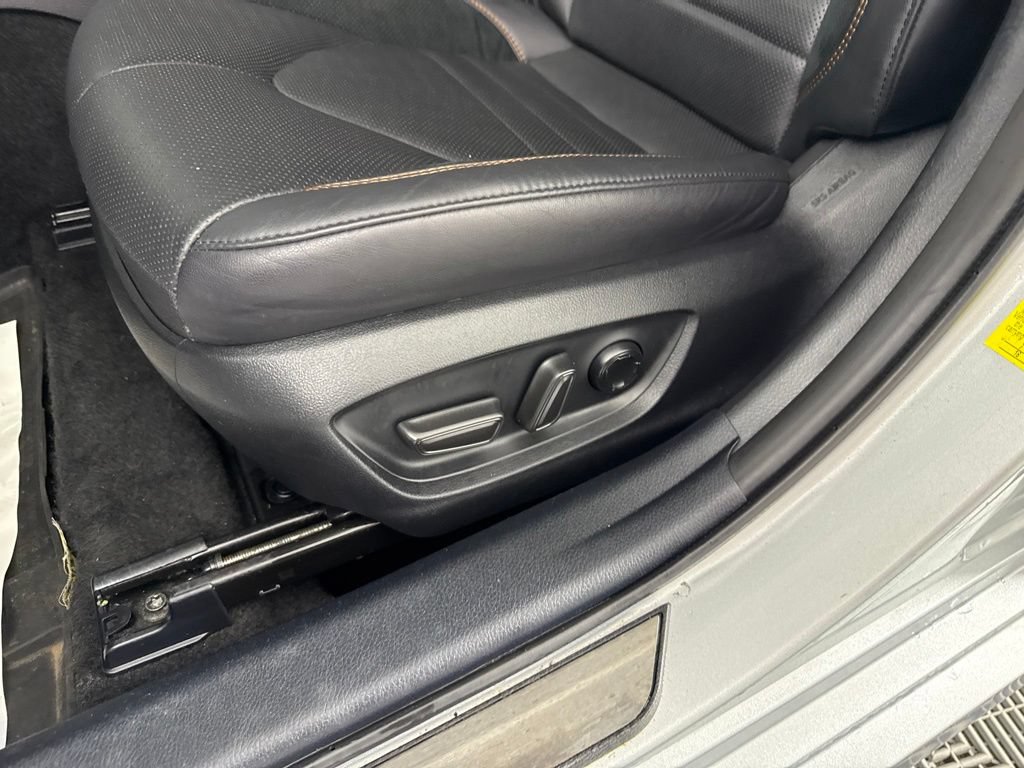 Used 2022 Toyota Avalon Touring w/ Advanced Safety Package FWD image 14