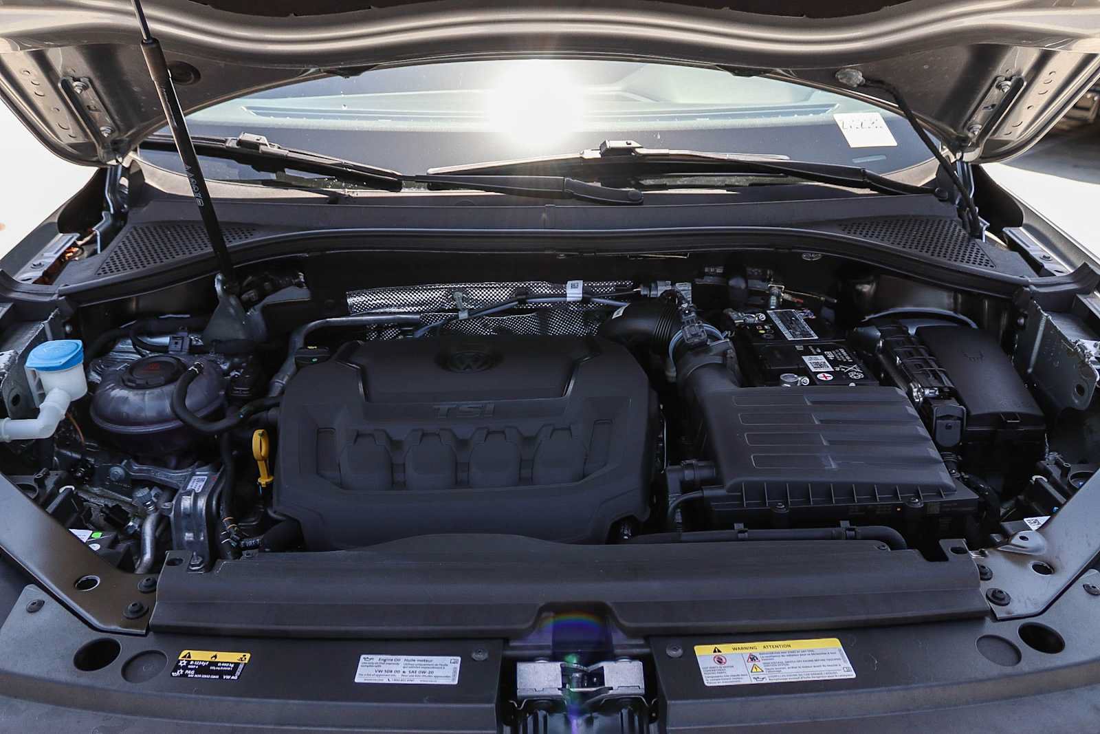 Certified 2023 Volkswagen Tiguan SE R-Line FWD image 29