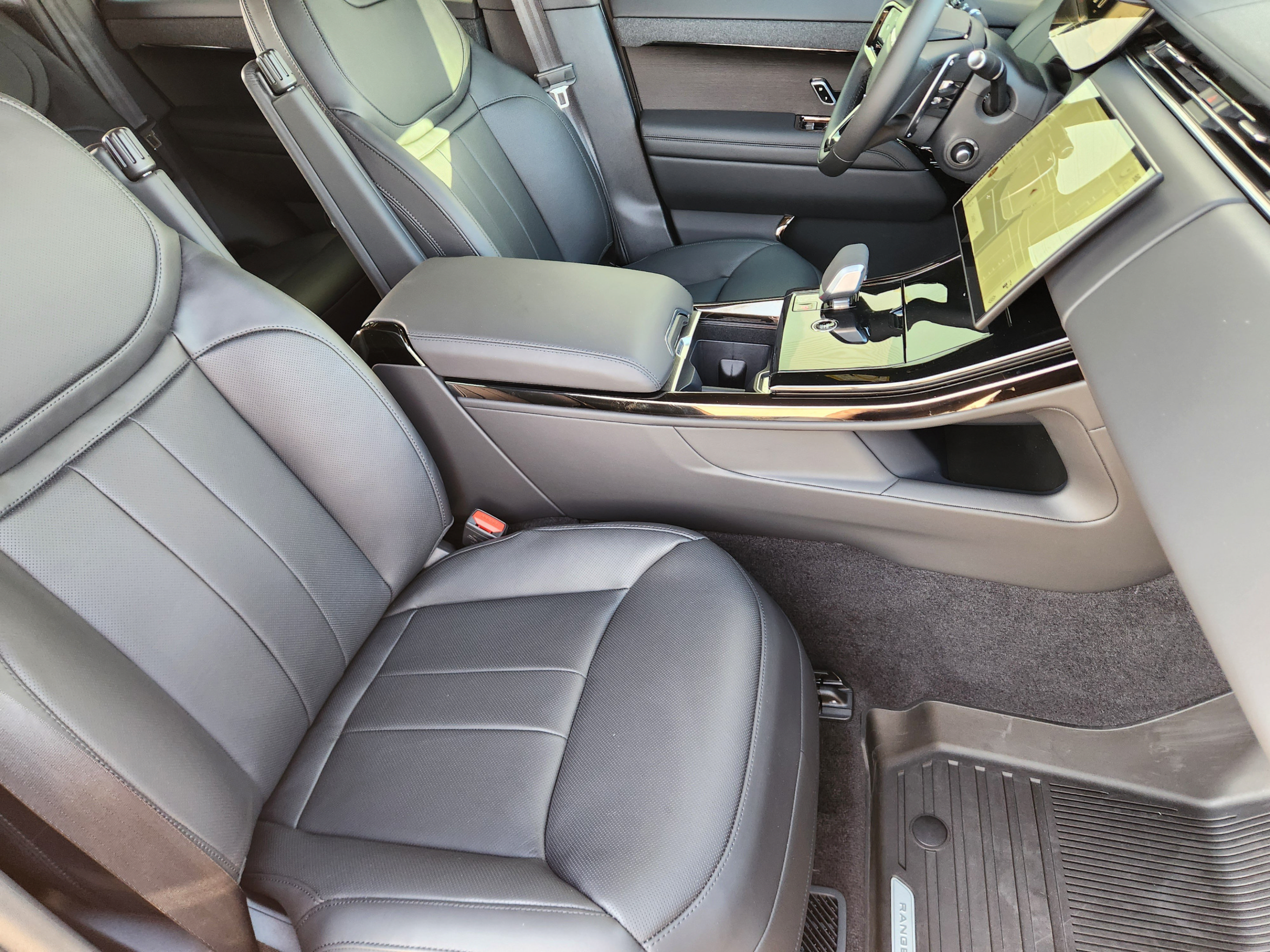 New 2026 Land Rover Range Rover Sport Dynamic SE AWD/4WD image 8