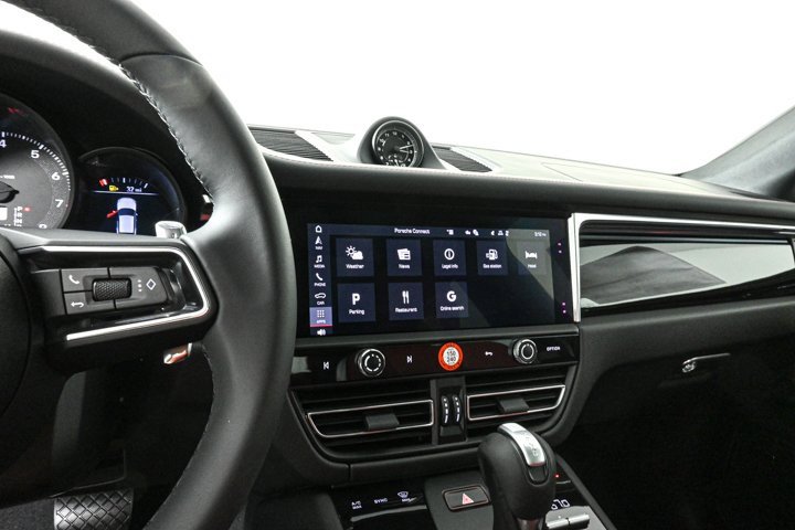 New 2025 Porsche Macan image 12