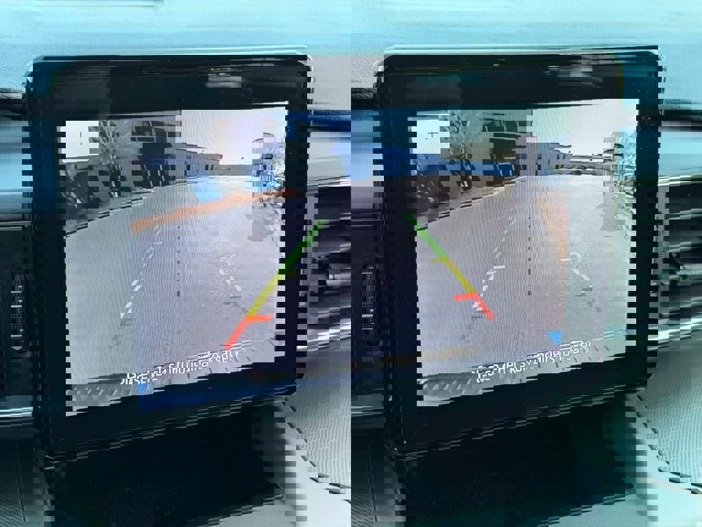 Certified 2022 Ford Explorer XLT w/ Equipment Group 202A image 32