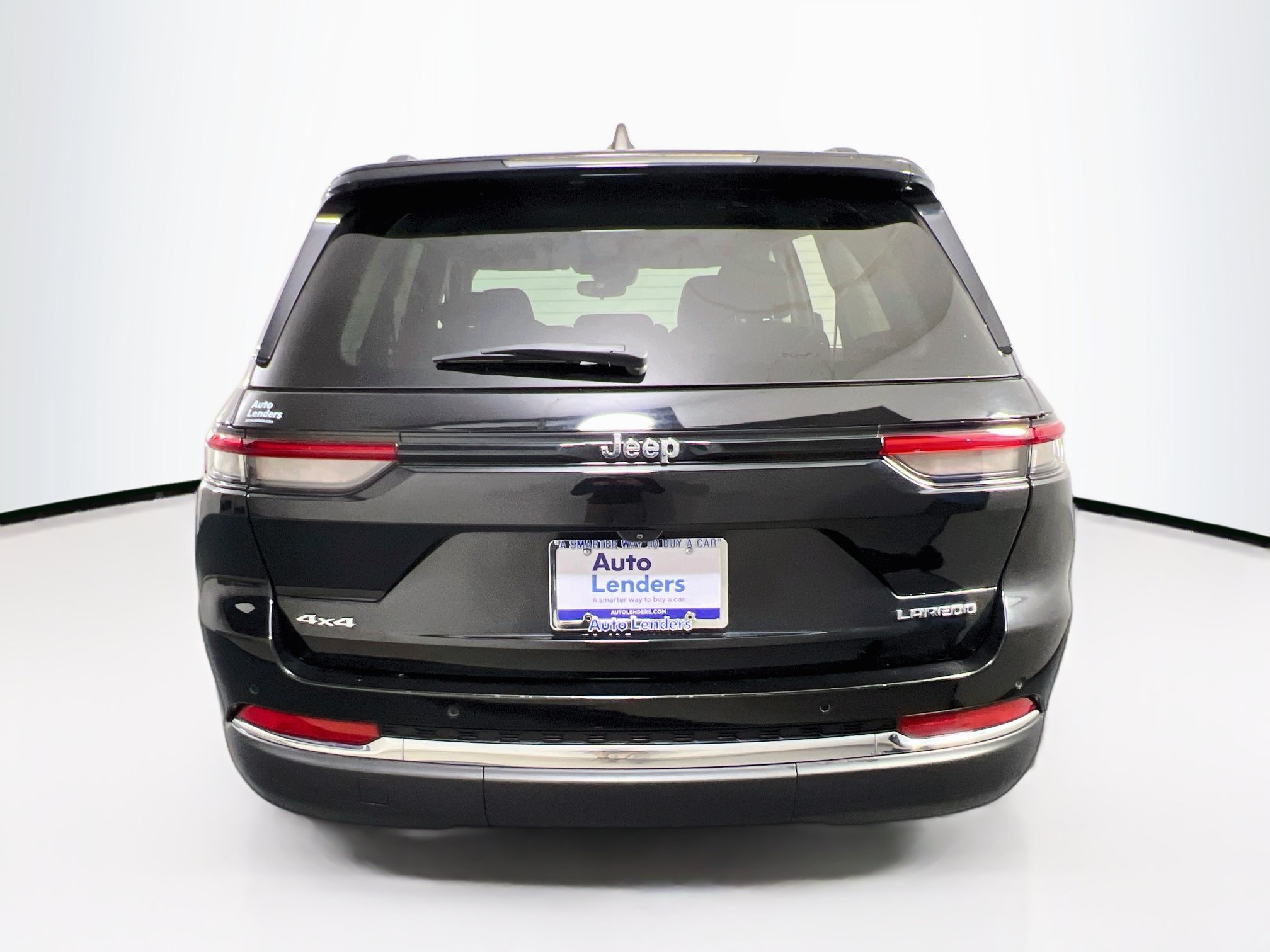 Used 2023 Jeep Grand Cherokee Laredo w/ Luxury Tech Group I AWD/4WD image 6
