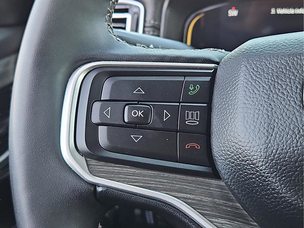 Used 2024 Jeep Wagoneer L Series II w/ Flexible Seating Group image 16