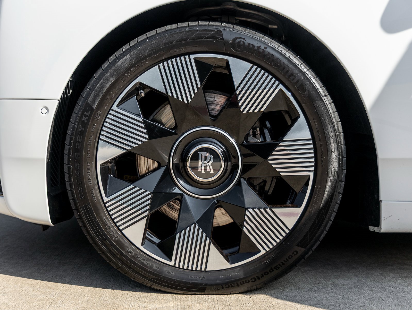 Used 2022 Rolls-Royce Phantom Extended Wheelbase image 13