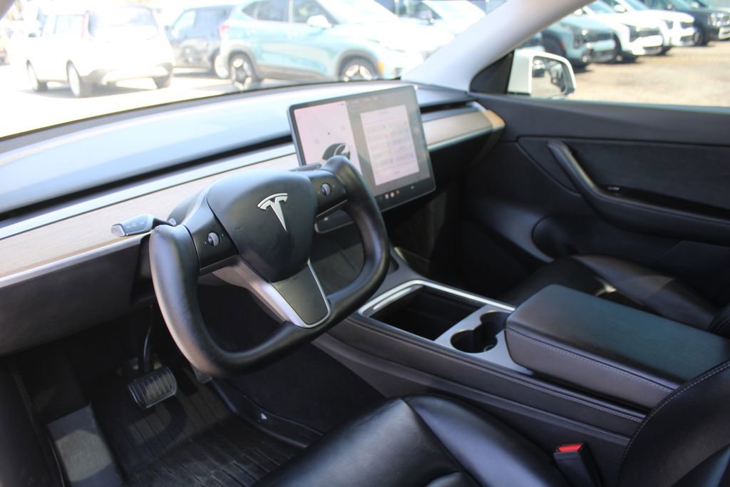 Used 2021 Tesla Model Y Long Range image 24