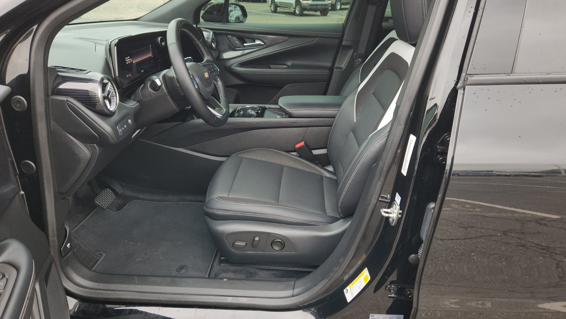 Used 2024 Chevrolet Blazer EV LT AWD/4WD image 18