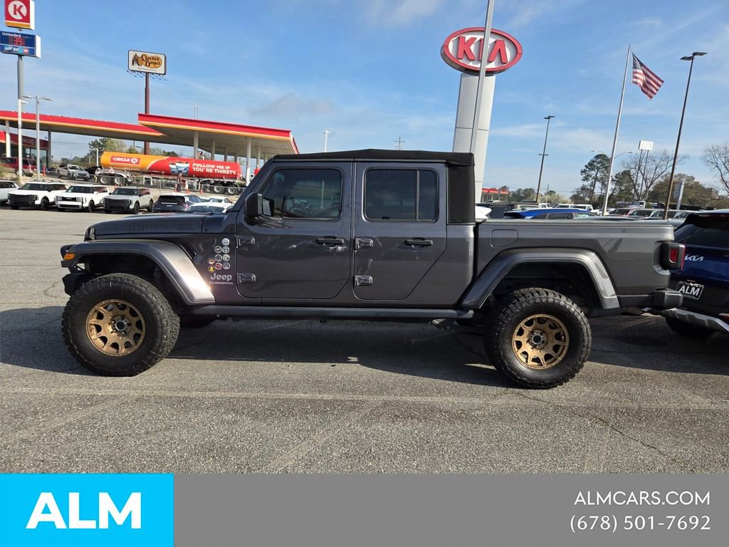 Used 2020 Jeep Gladiator Overland image 3