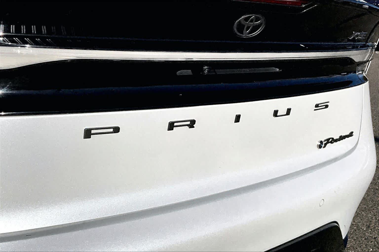 Used 2023 Toyota Prius Prime Premium FWD image 30