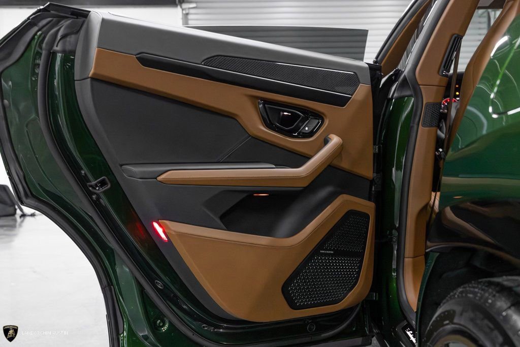 New 2025 Lamborghini Urus SE image 37