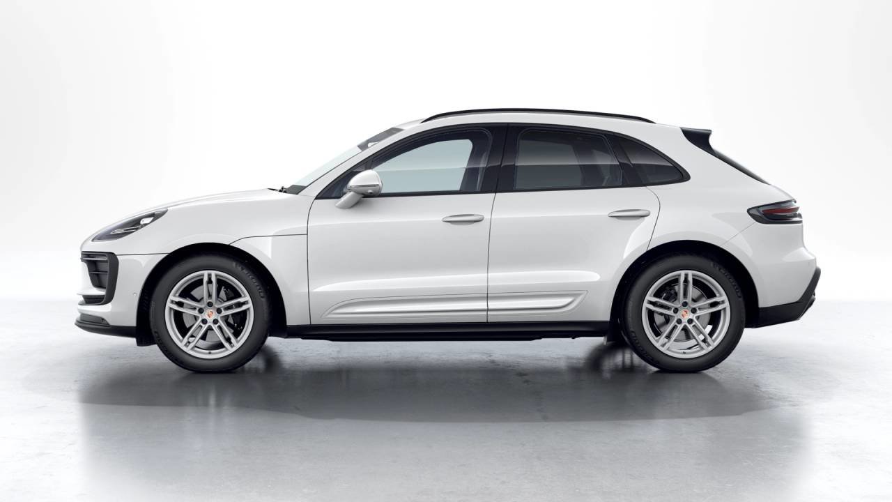Used 2026 Porsche Macan AWD/4WD image 2