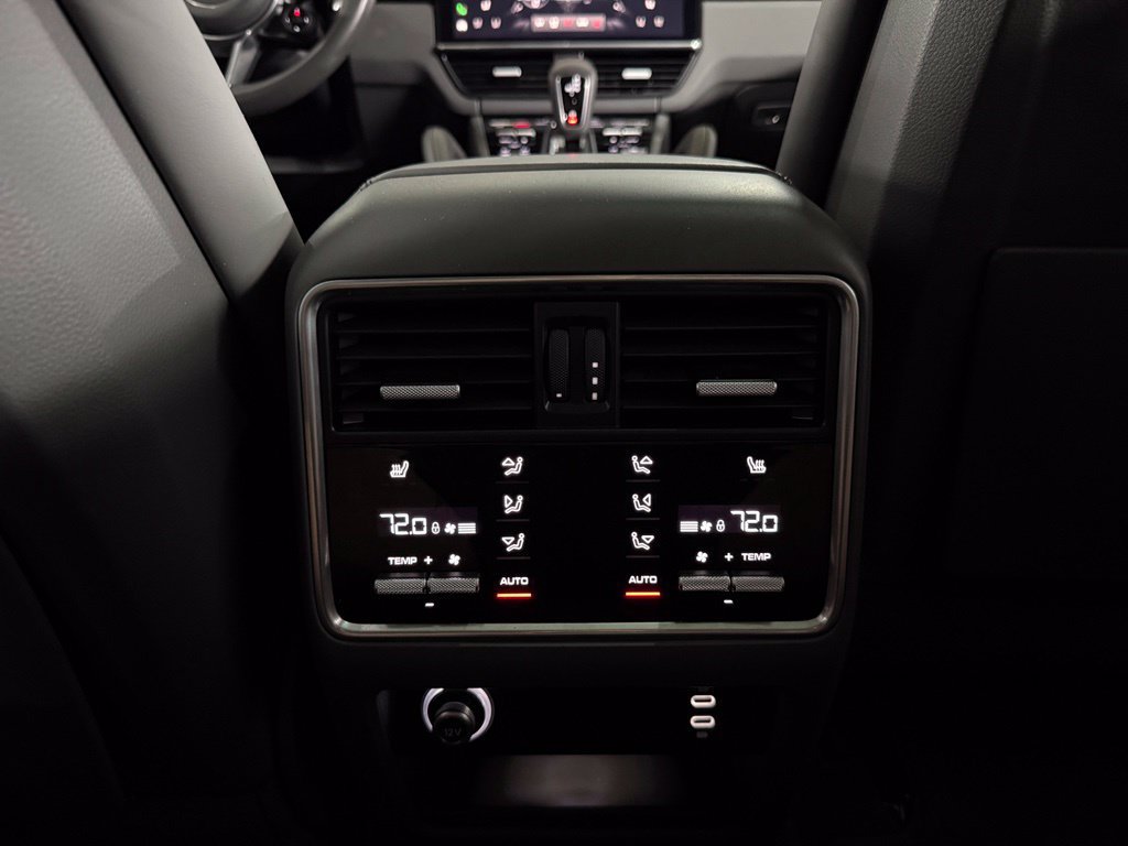 Used 2022 Porsche Cayenne GTS AWD/4WD image 49