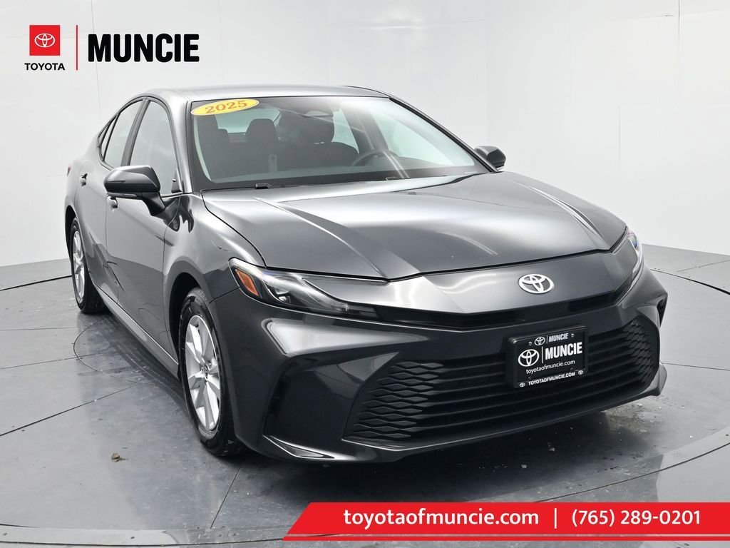 Used 2025 Toyota Camry LE image 1