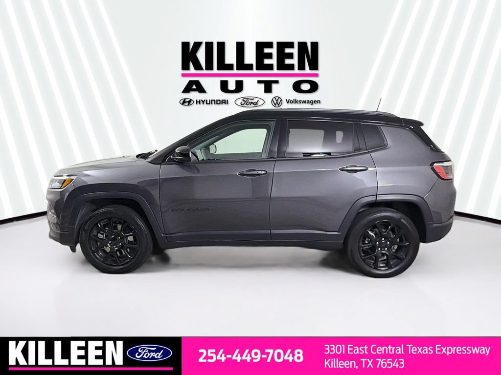 Used 2024 Jeep Compass Latitude w/ Altitude Special Edition AWD/4WD image 4