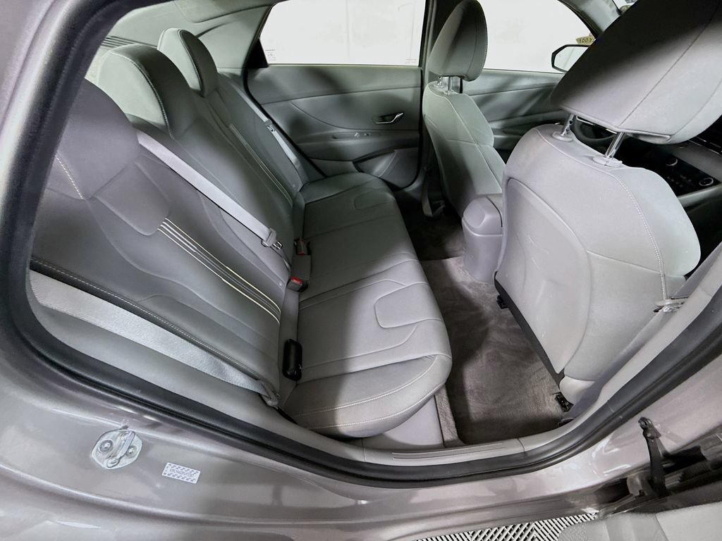 Used 2023 Hyundai Elantra SEL w/ Cargo Package FWD image 28