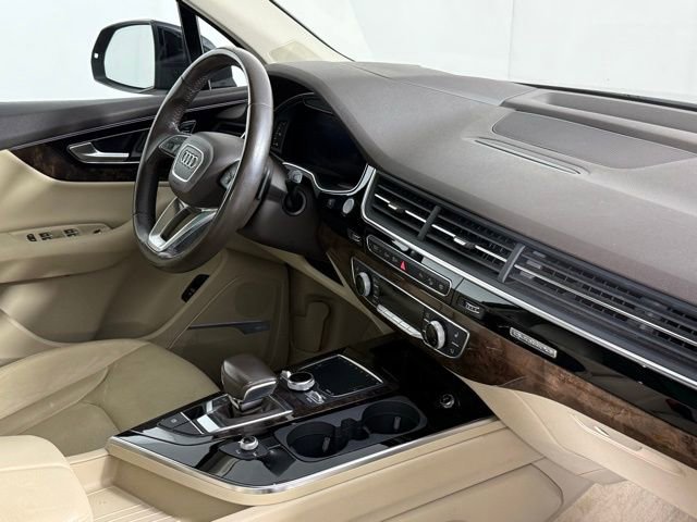 Used 2018 Audi Q7 3.0T Prestige w/ Prestige Package AWD/4WD image 34