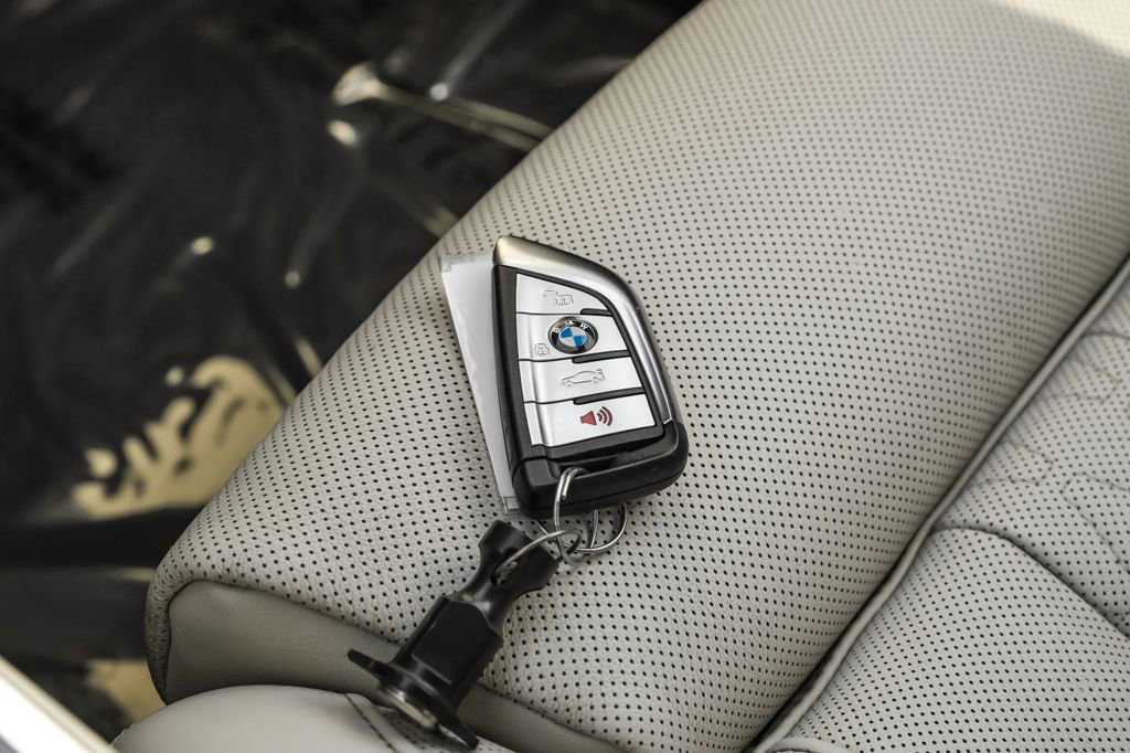 Used 2022 BMW X5 M50i w/ Executive Package image 68