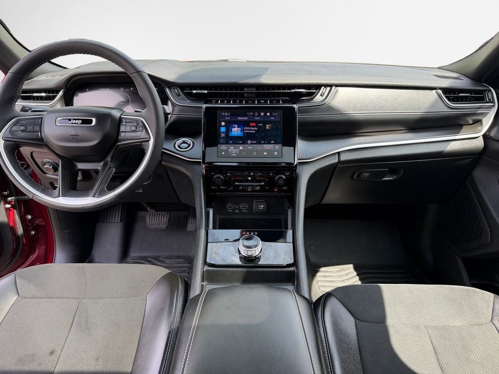 Used 2024 Jeep Grand Cherokee L Altitude AWD/4WD image 16