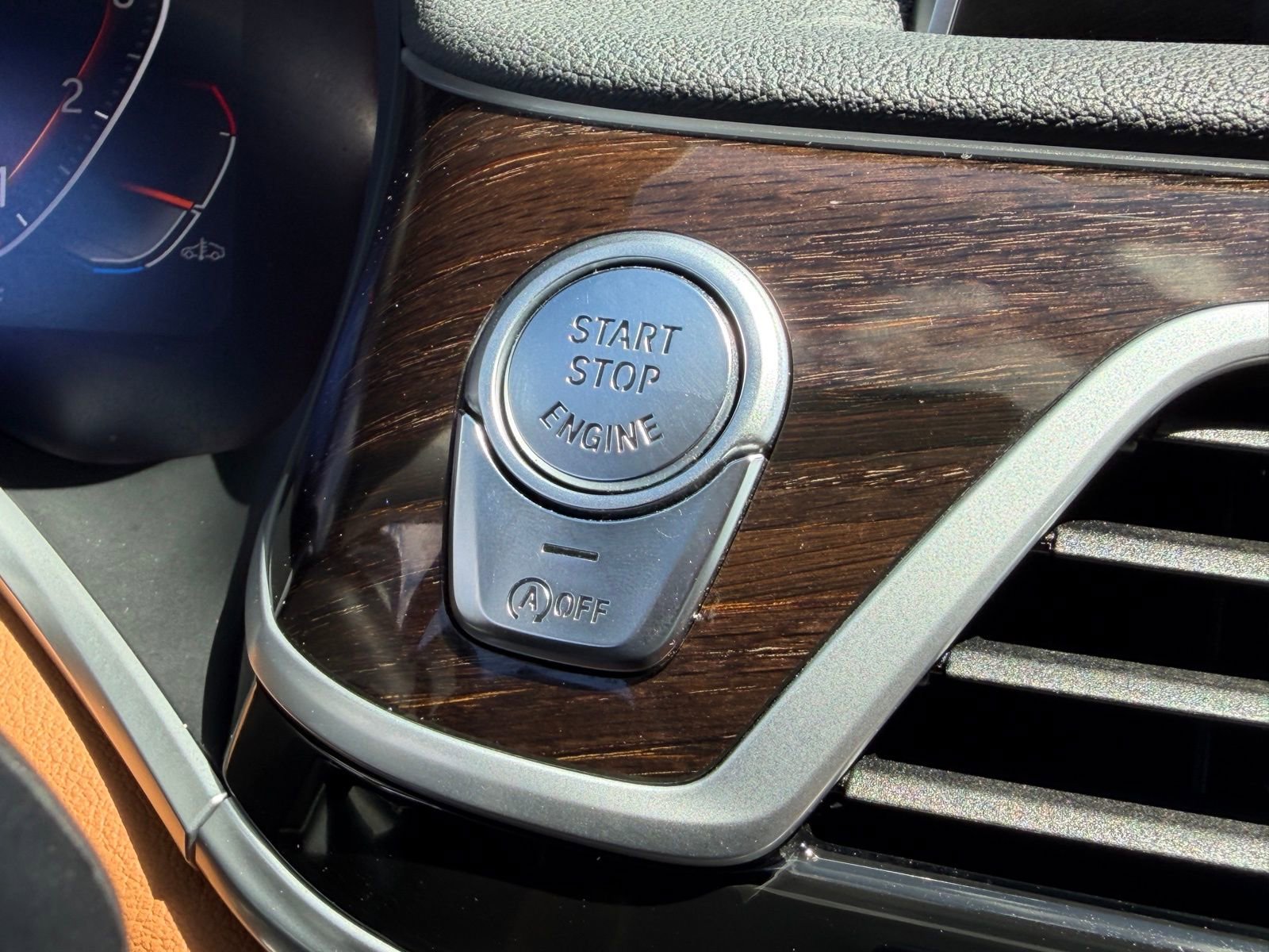 Certified 2022 BMW 750i xDrive image 33