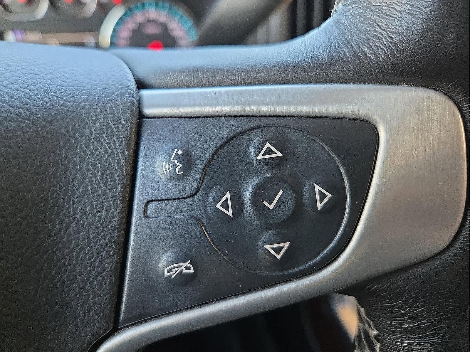 Used 2018 GMC Sierra 1500 SLT w/ SLT Premium Package image 18