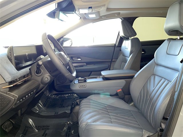 Certified 2025 Nissan Ariya Platinum image 23