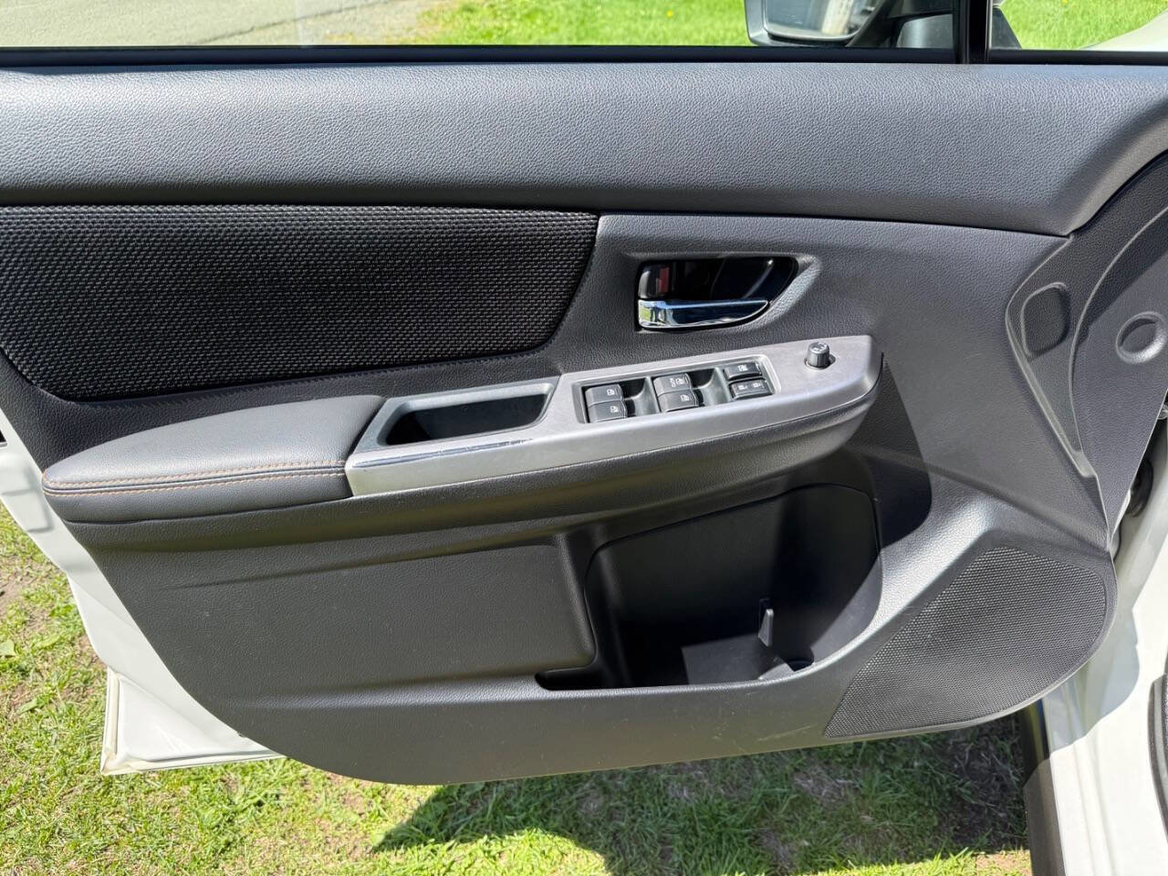 Used 2016 Subaru Crosstrek 2.0i Premium AWD/4WD image 9