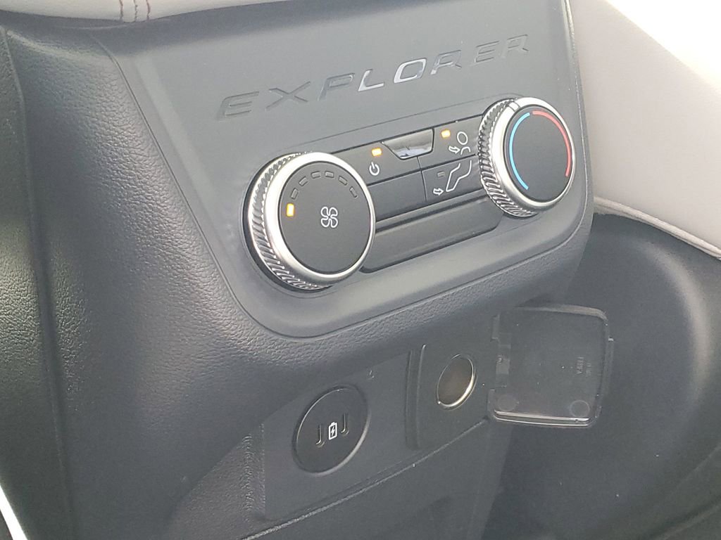New 2026 Ford Explorer Active image 30