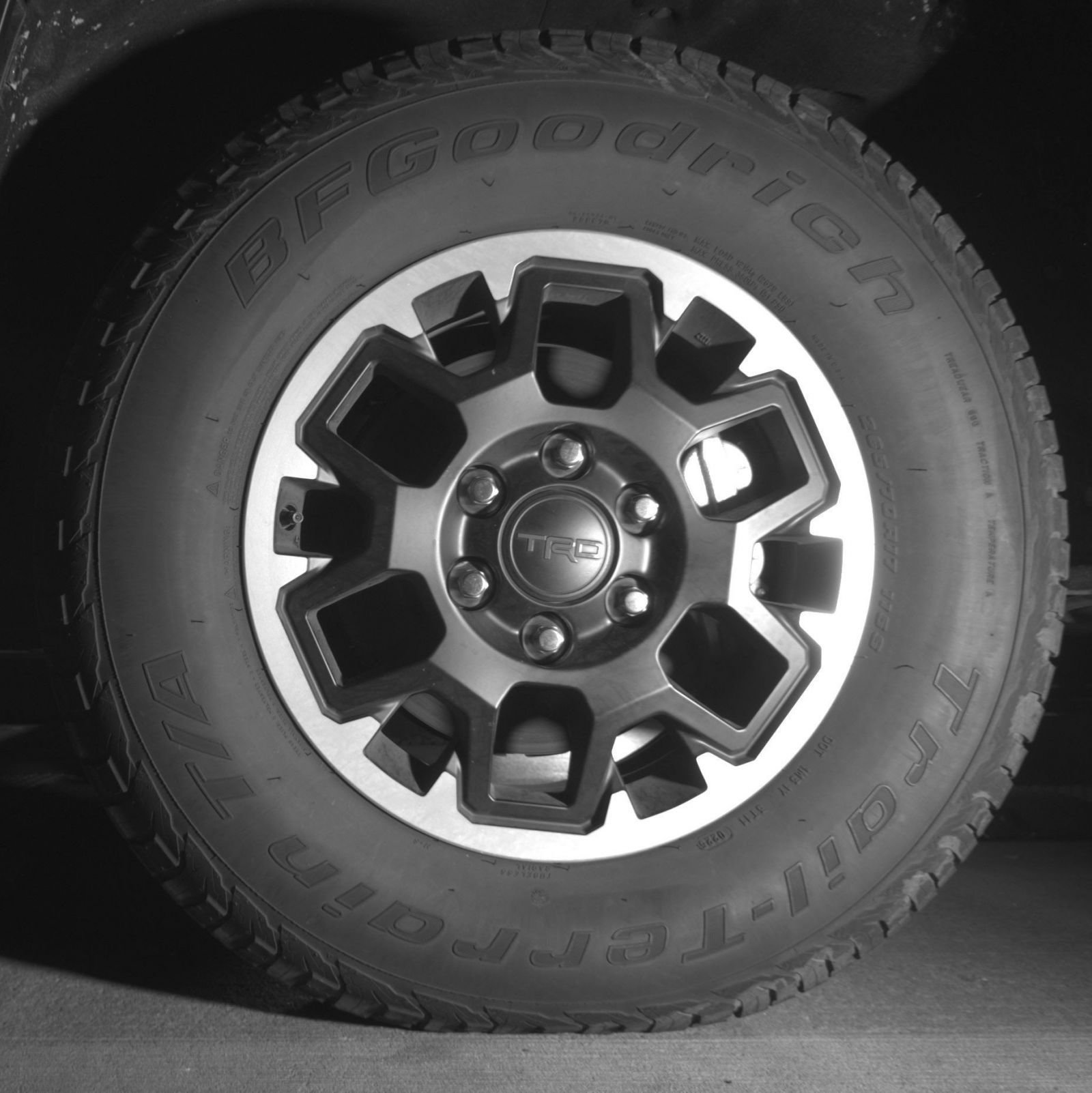 Used 2025 Toyota Tacoma TRD Off-Road AWD/4WD image 15