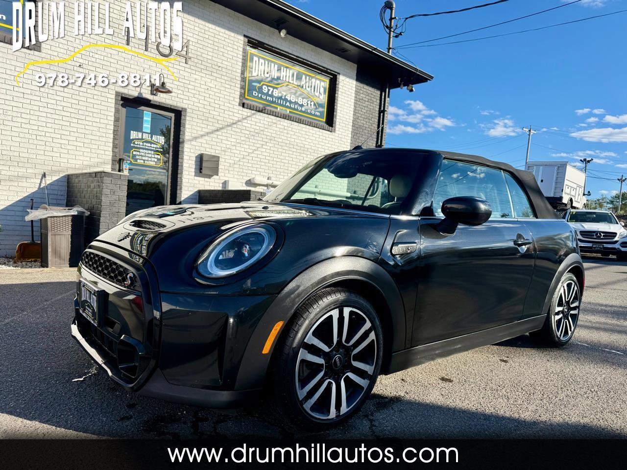 Used 2023 MINI Cooper S w/ Signature Upholstery Package FWD image 1