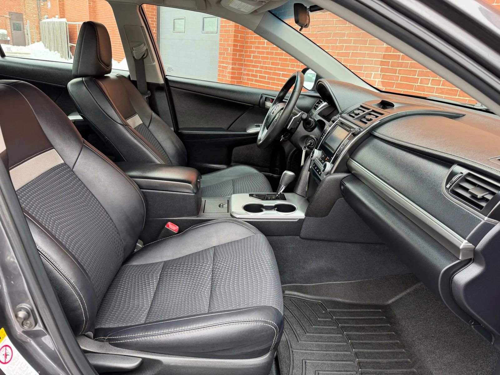 Used 2013 Toyota Camry L image 18