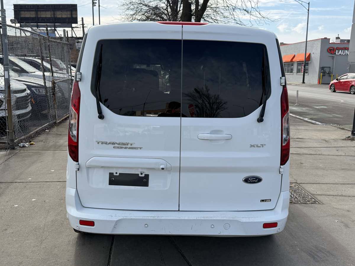 Used 2022 Ford Transit Connect XLT FWD image 6