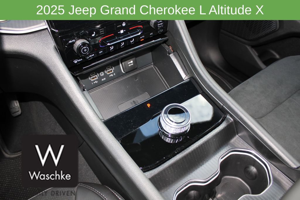 New 2025 Jeep Grand Cherokee L Altitude image 32