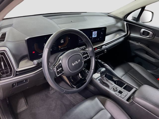 Used 2024 Kia Sorento S image 9