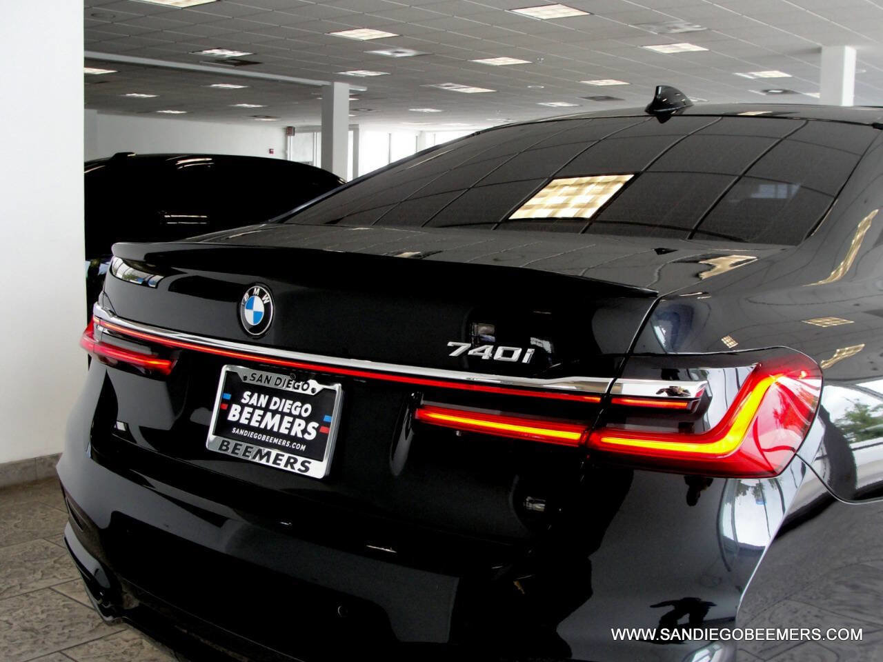 Used 2022 BMW 740i w/ M Sport Package image 52