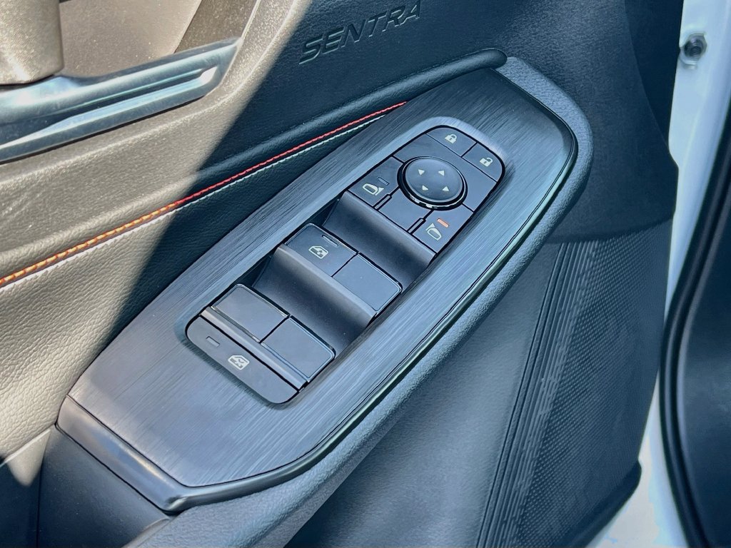 New 2027 Nissan Sentra SR FWD image 17
