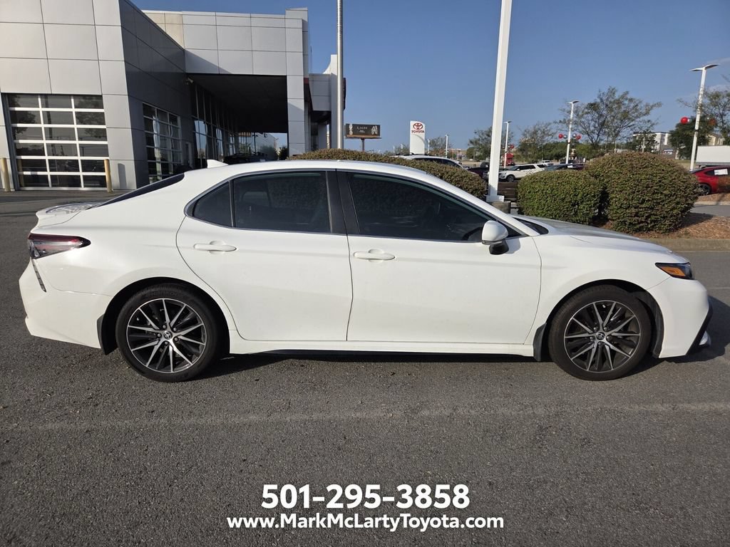 Used 2023 Toyota Camry SE FWD image 4