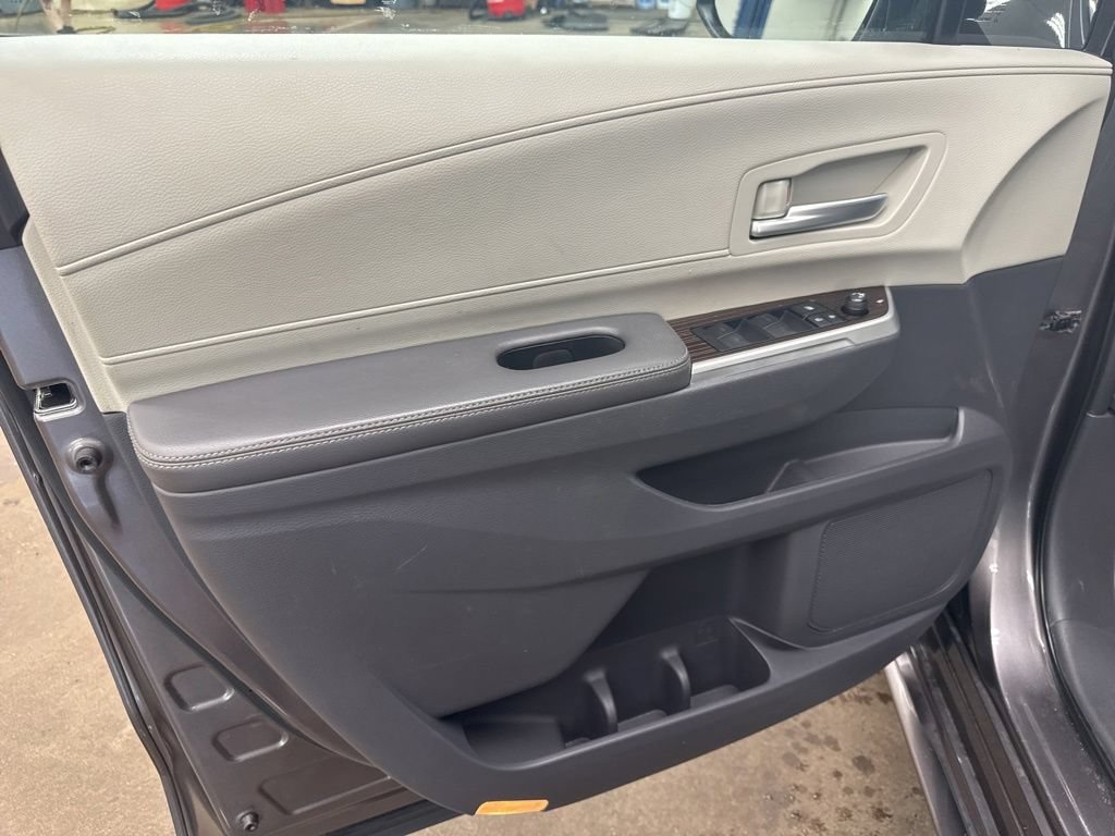 Used 2021 Toyota Sienna XLE FWD image 23
