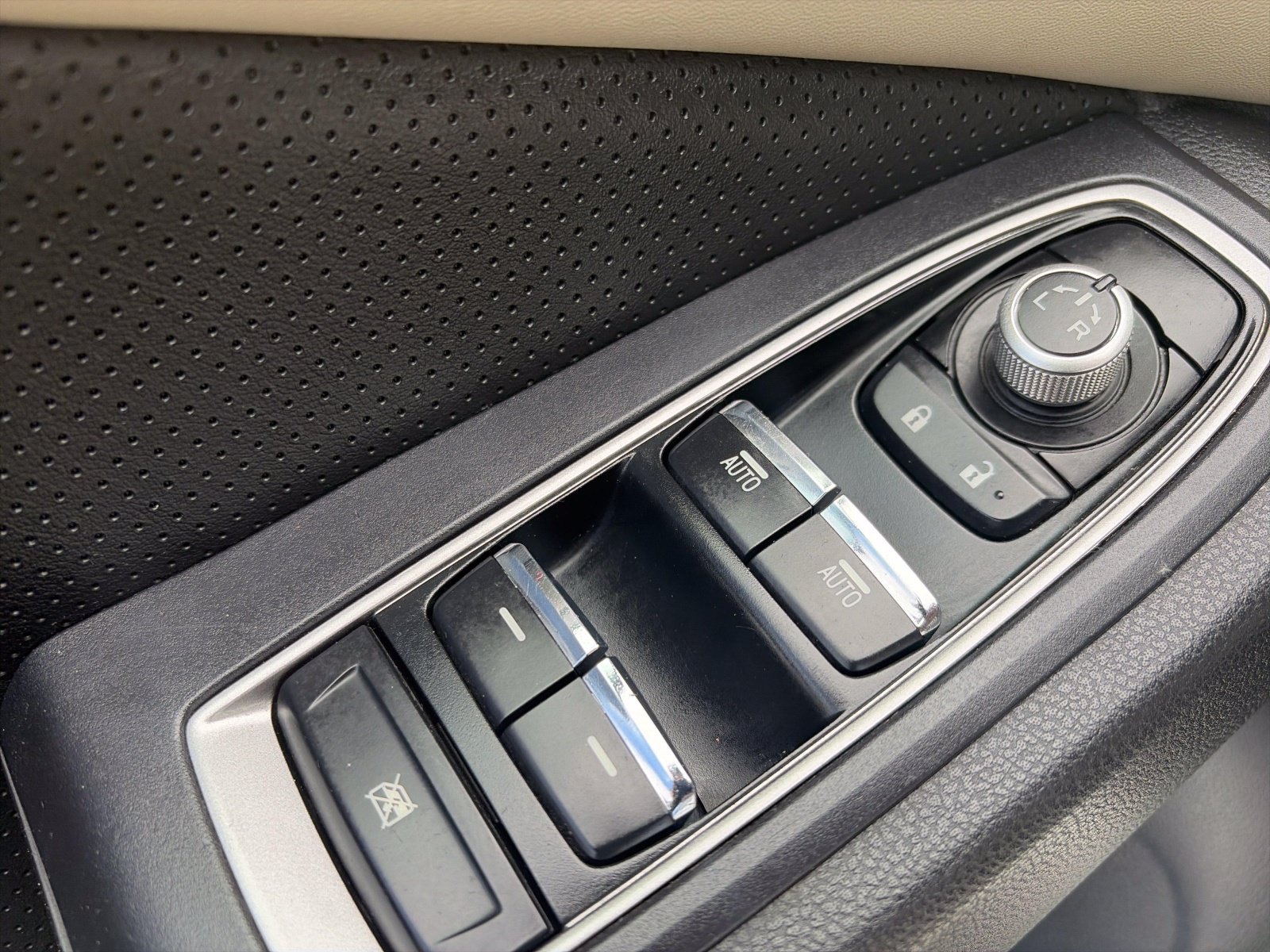 Used 2019 Subaru Ascent Limited AWD/4WD image 13