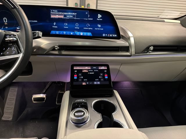 Certified 2026 Cadillac Vistiq Sport AWD/4WD image 19