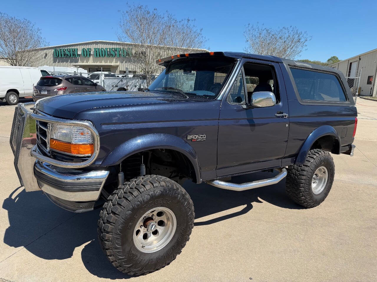 Used 1995 Ford Bronco XLT image 1