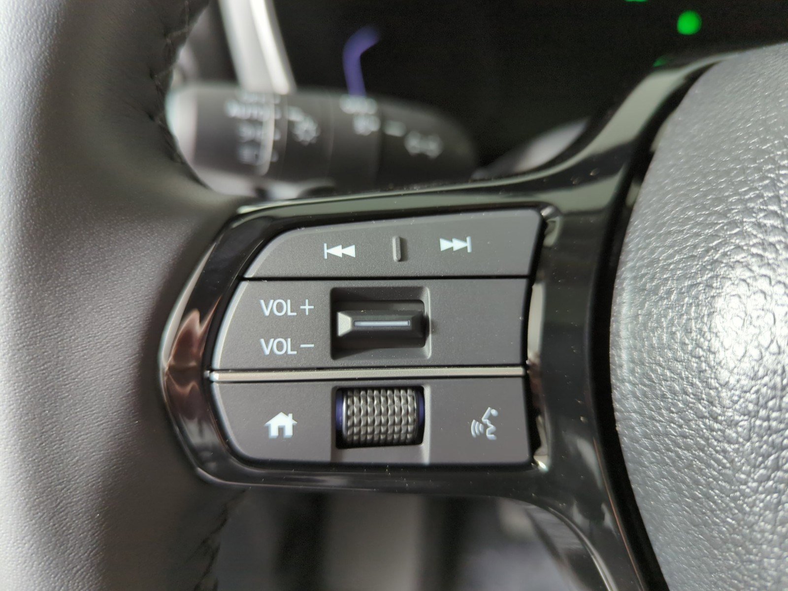 New 2025 Honda Pilot Touring image 16