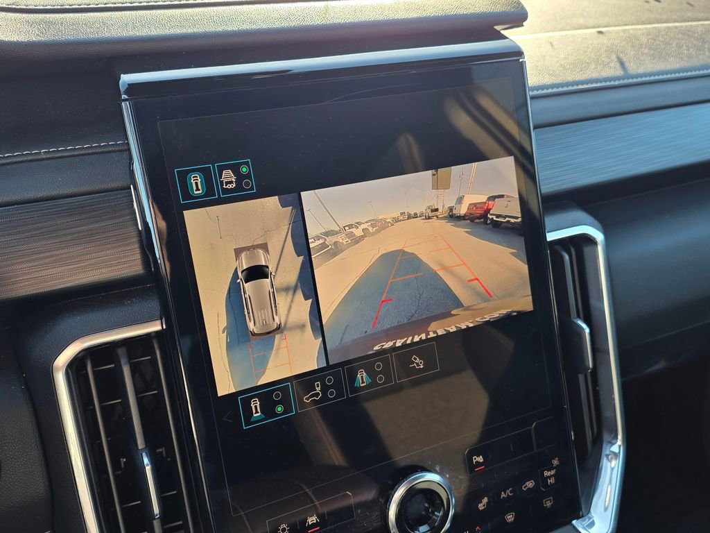 Used 2025 GMC Acadia Elevation image 18