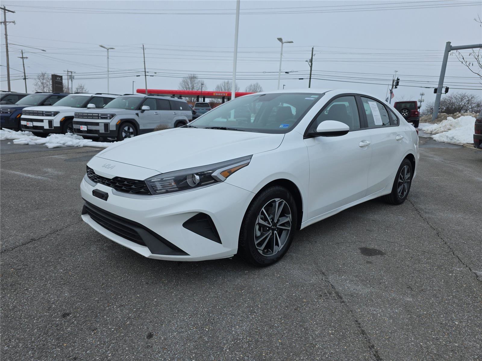 Used 2024 Kia Forte LXS image 9