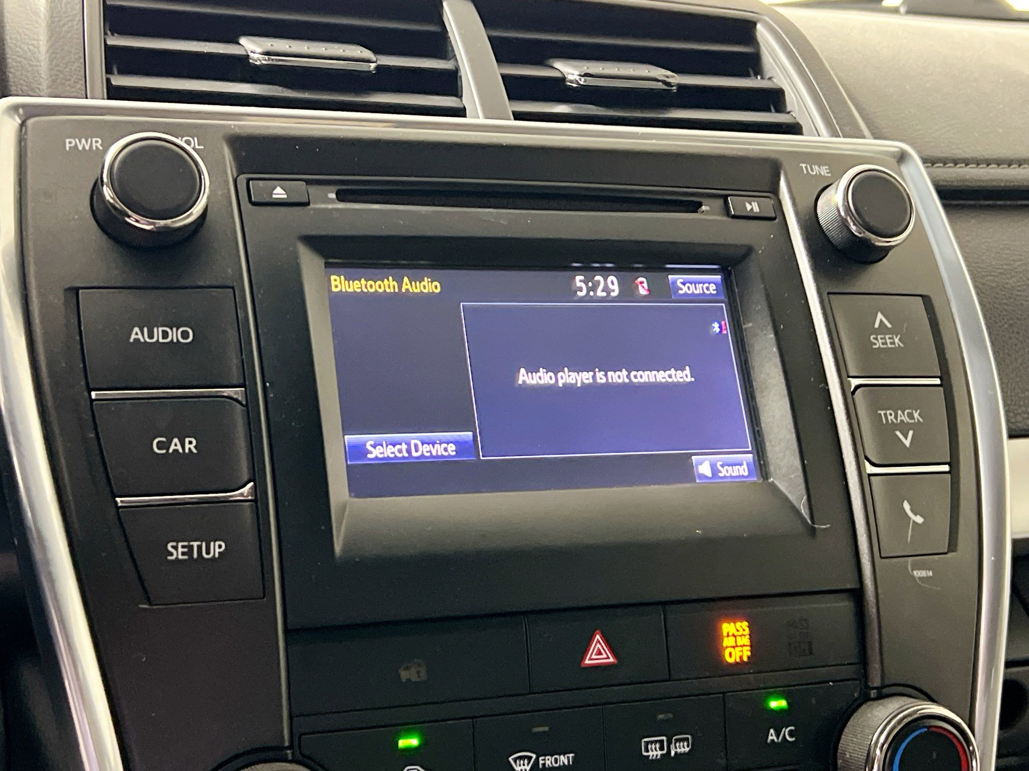 Used 2016 Toyota Camry SE image 25