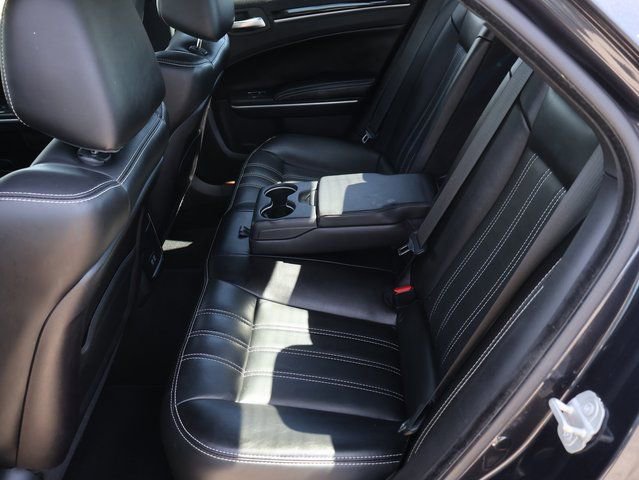 Used 2019 Chrysler 300 S image 48
