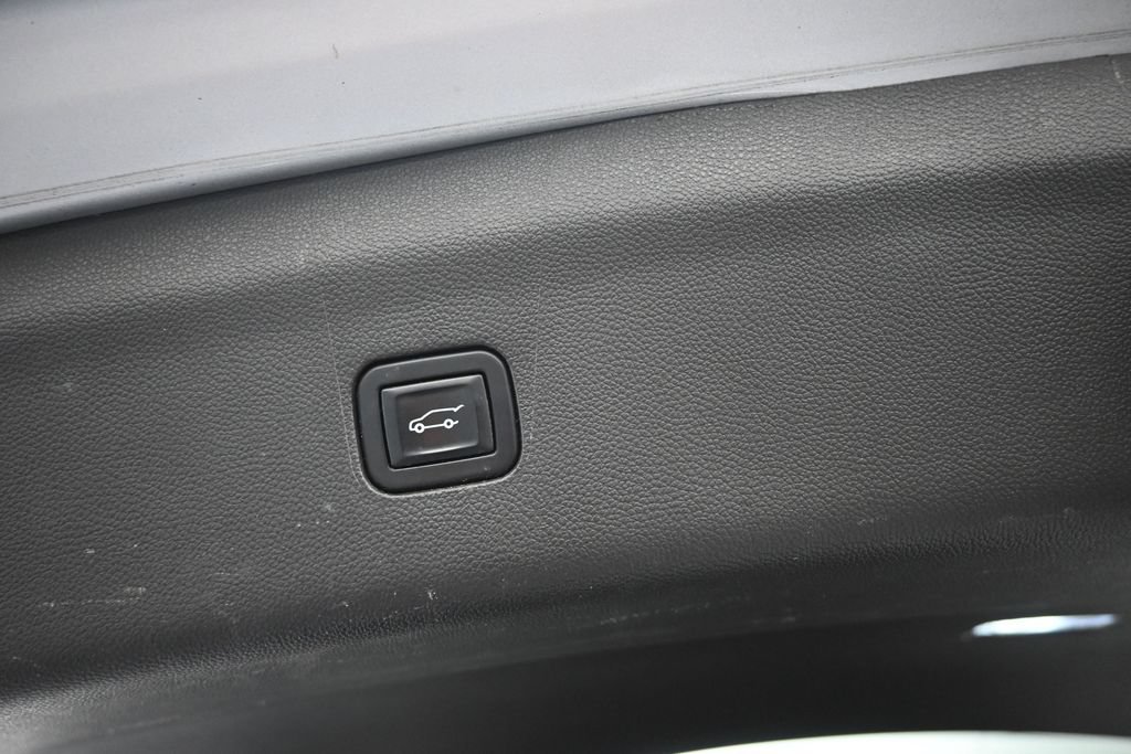 Used 2022 Buick Enclave Premium FWD image 17