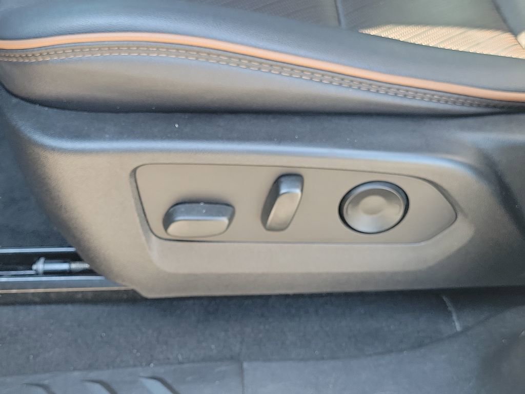 Used 2023 GMC Canyon AT4 w/ AT4 Premium Package image 19