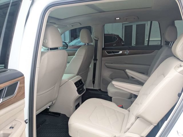 Used 2024 Volkswagen Atlas SE FWD image 13