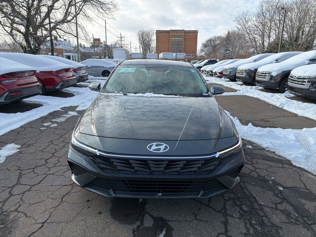 New 2026 Hyundai Elantra SE image 2