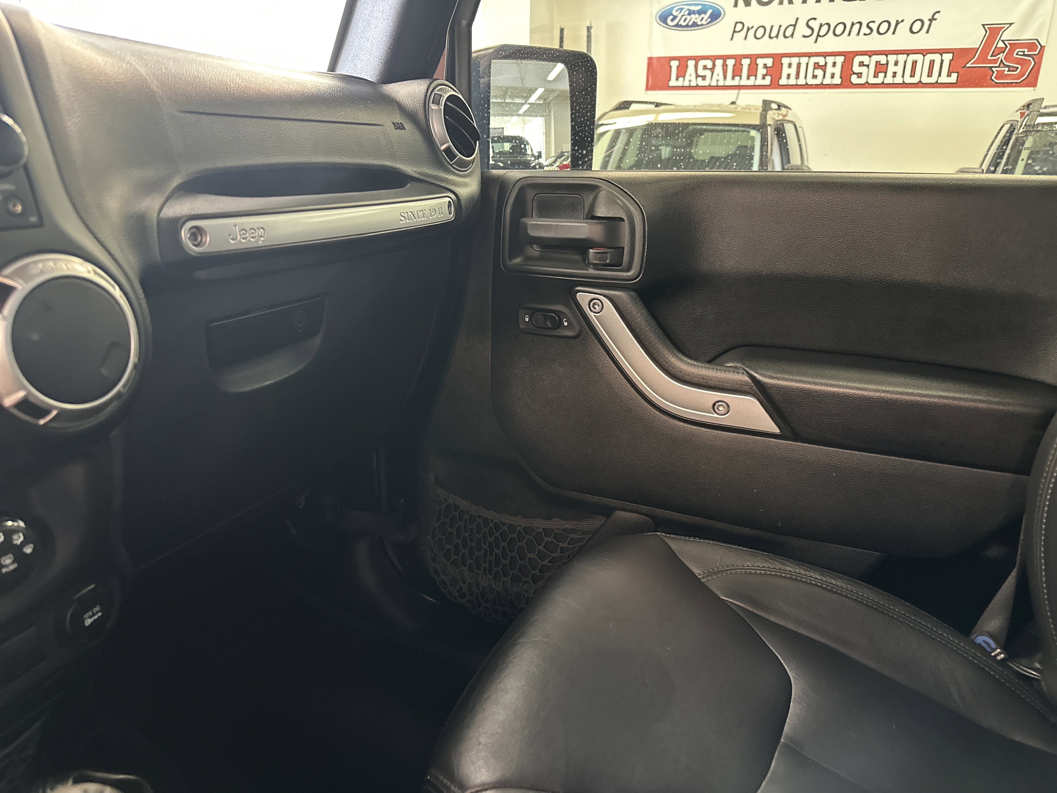 Used 2016 Jeep Wrangler Unlimited Sahara w/ Dual Top Group image 22