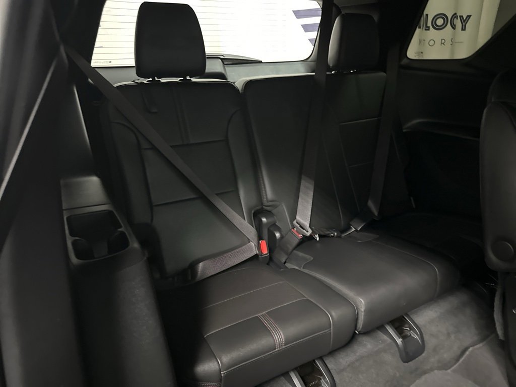 Used 2023 Chevrolet Traverse RS image 41